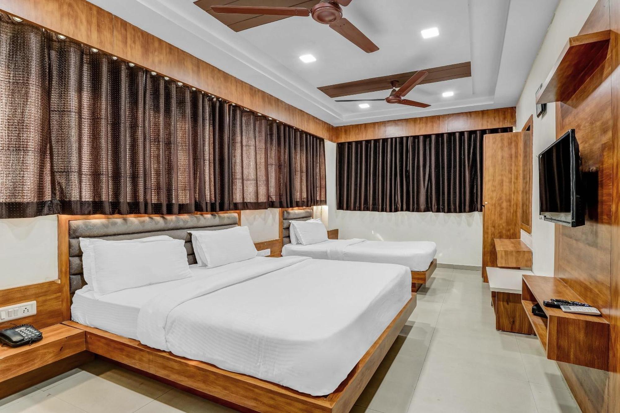 Hotel Capital O Maple View Naroda Zewnętrze zdjęcie