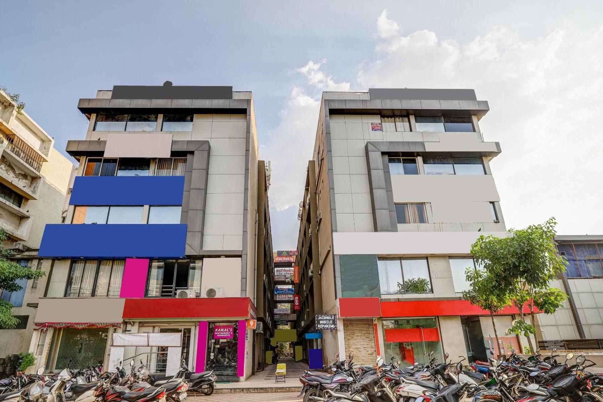 Hotel Capital O Maple View Naroda Zewnętrze zdjęcie